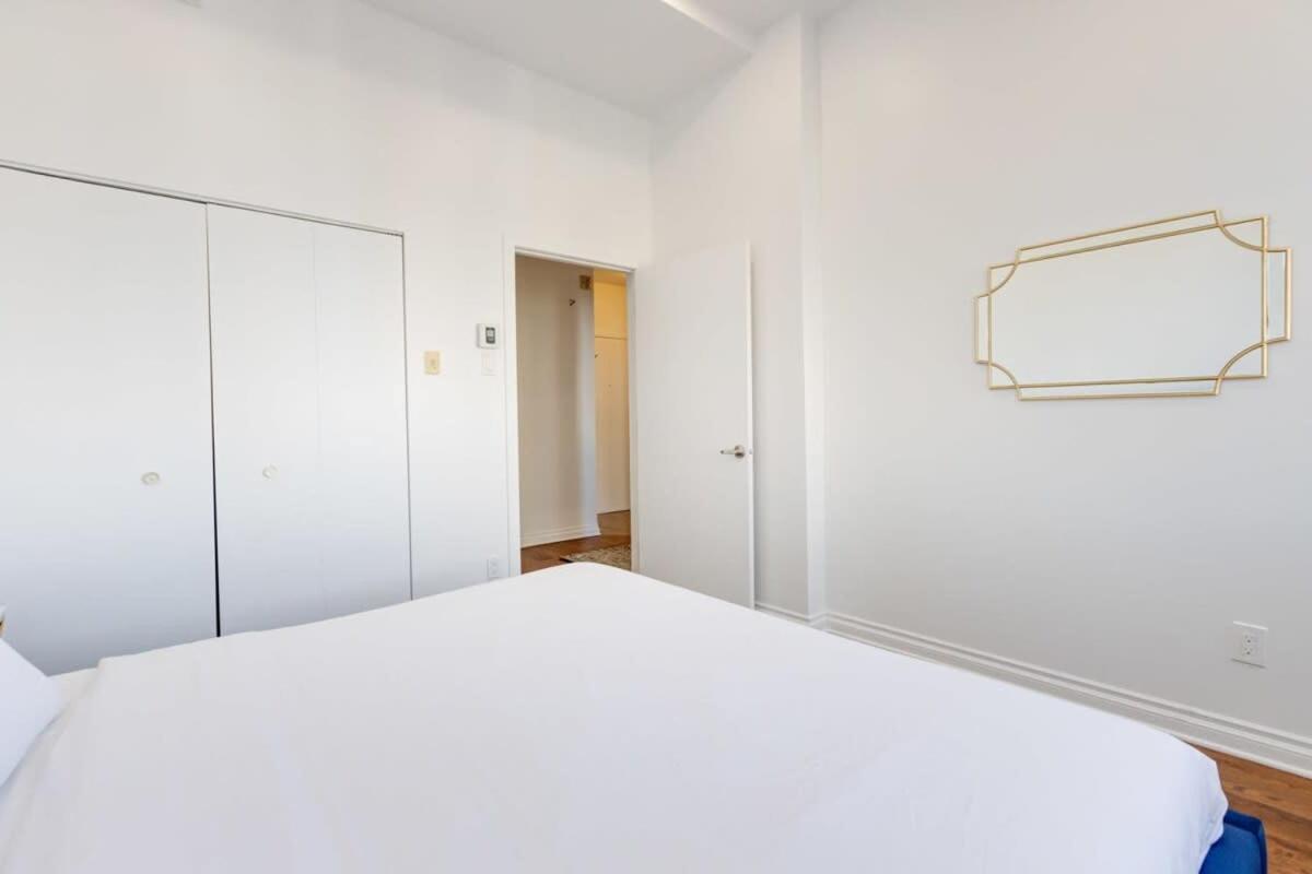 M11 Gorgeous 3Br Wkingbed Perfect Location Apartment มอนทรีอัล ภายนอก รูปภาพ
